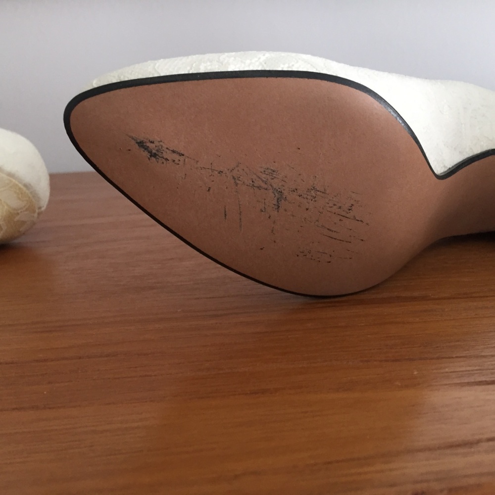 Lace dress shoes  - Wear as white or Dyeable to match your dress - Picture 4 of 5
